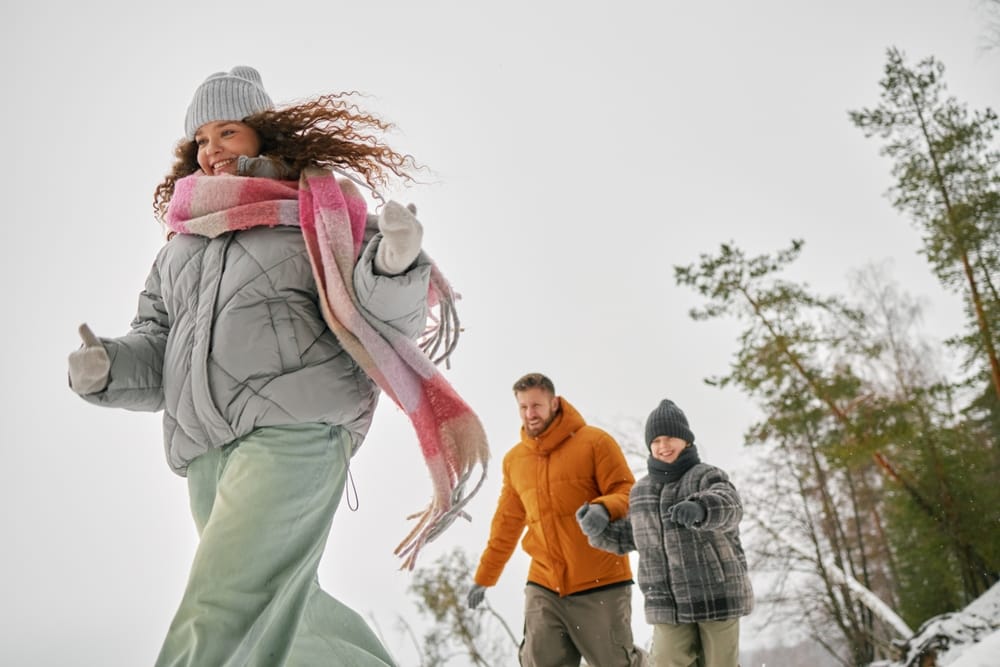 zimowa zabawa na śniegu